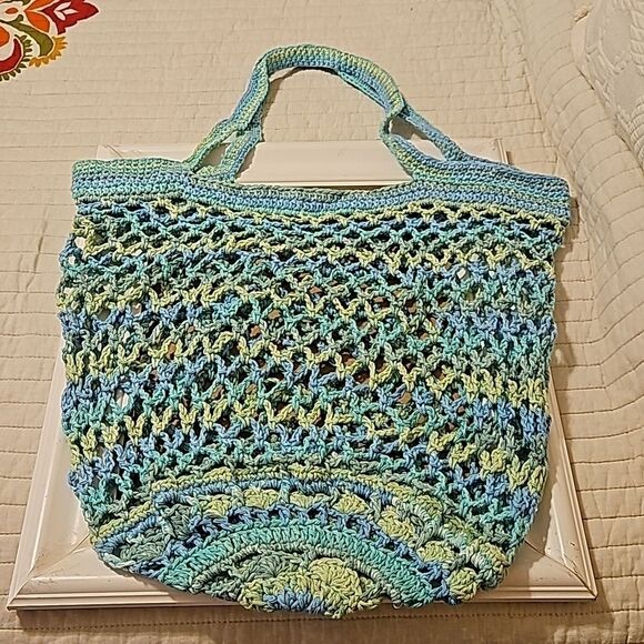 Hand Crafted variegated aqua beach tote - Picture 1 of 6